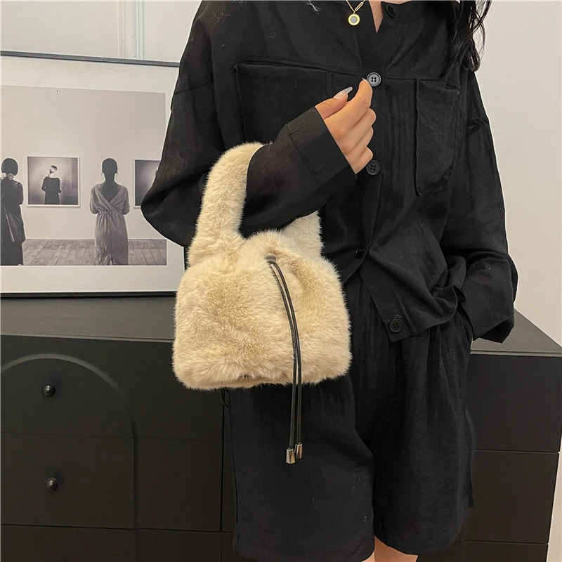 fashion Crossbody Bags For Women Autumn Winter Plush Purses And Handbags Handbag Female Womens Faux Plush Warm Hand Bags 241114