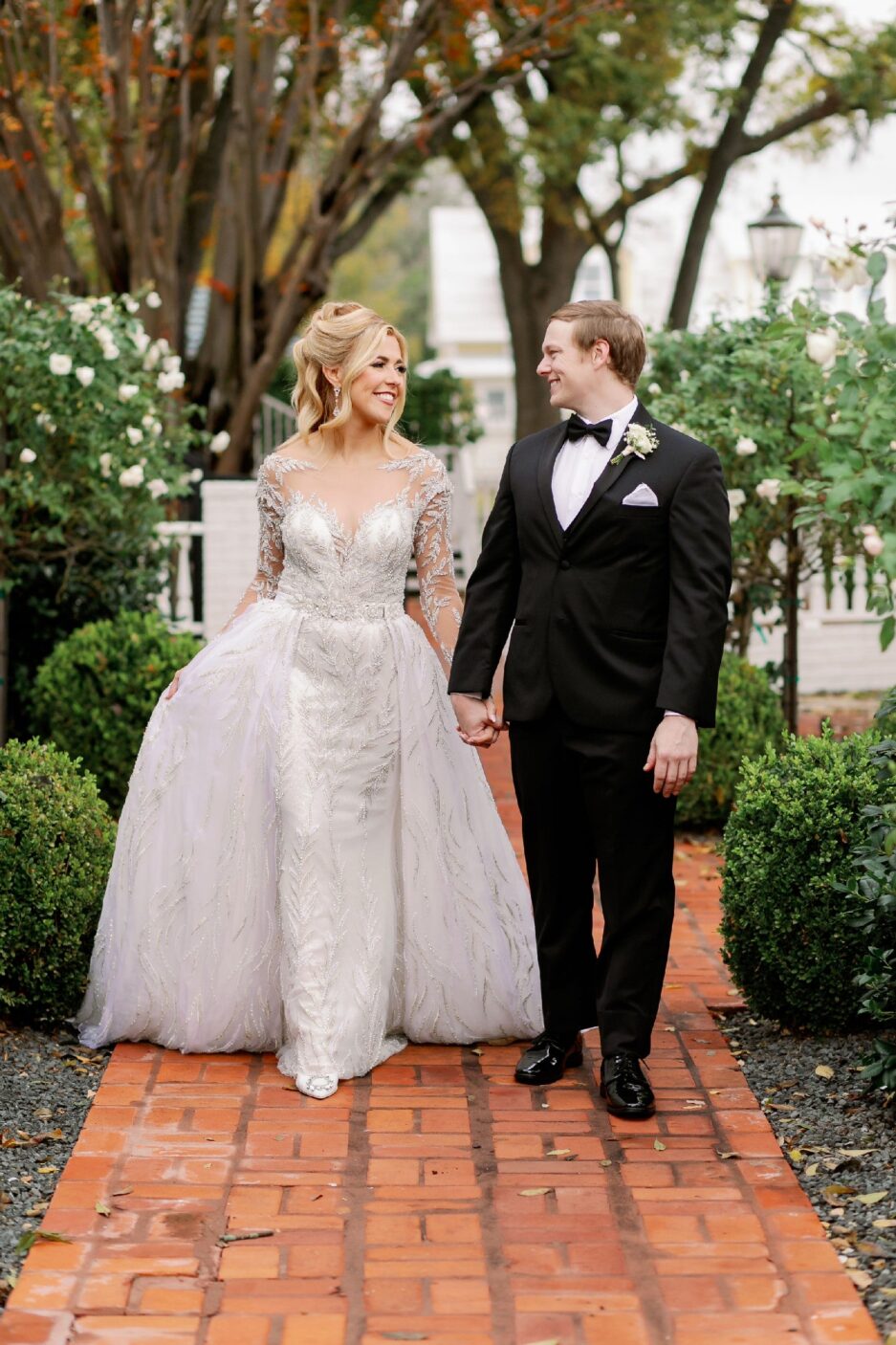 Elegant Tulle Bellanaija Wedding Dresses Cap Sleeves Tulle With Train Puffy Ruffles Aso Ebi Bridal Ruffle Wedding Dressing Gowns 01