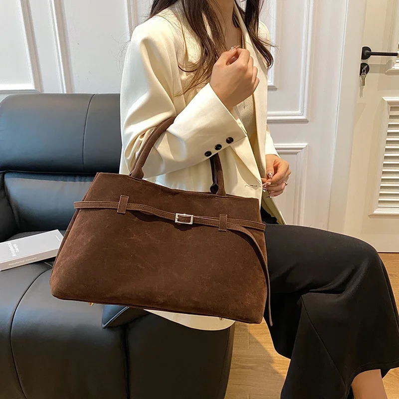 PU Buckle Versatile Large Capacity Belt Decorative Tote Bag Matte Retro Niche Handbag Commuting Leisure Womens Bag 241114