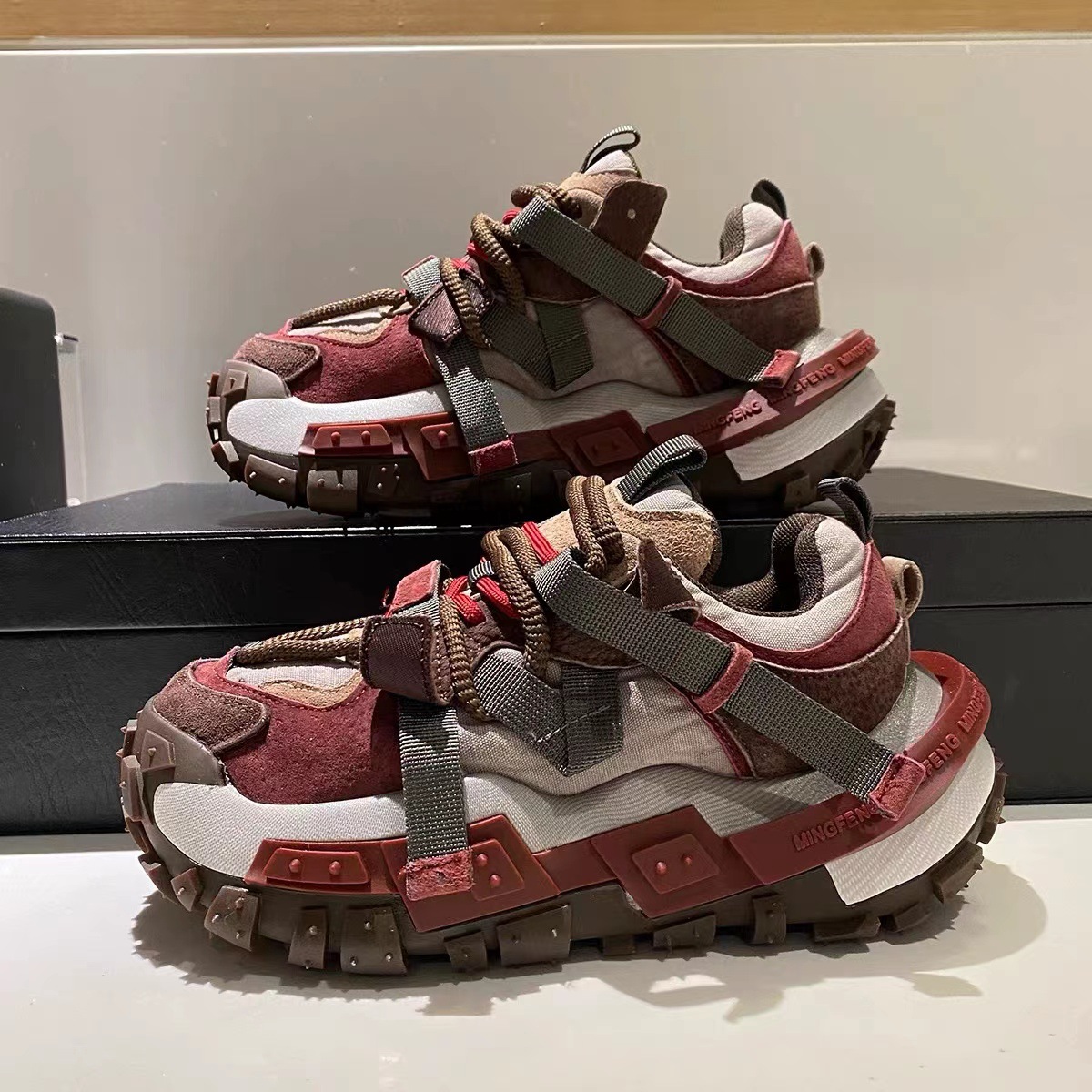 2024 new free shipping designer shoes men women shoes pink red casual shoes platform shoes breathable mens womens sneakers trainers skate
