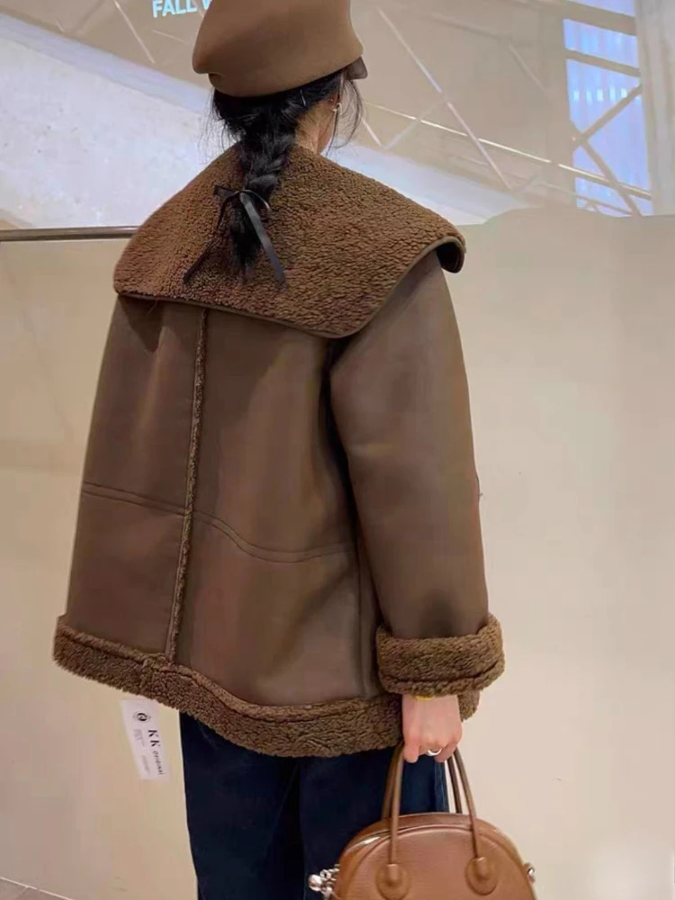 2024 AutumnWinter Fashion Collection Womens Warm Jacket Sleeveless Collar Lamb Fleece Fur Integrated Vest Anti Cold Coat 241115