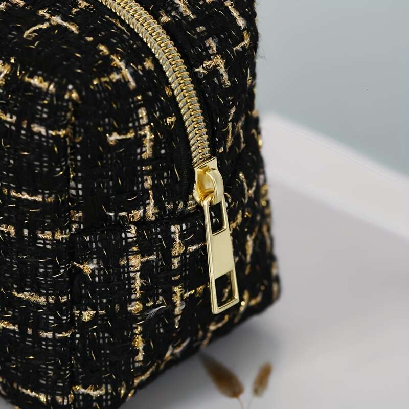 Stylish Cosmetic Case Elegant Vanity Bag Makeup Travel Essentials with Zipper Closure - Portable, Spacious, and Durable Toiletry Organizer for Women