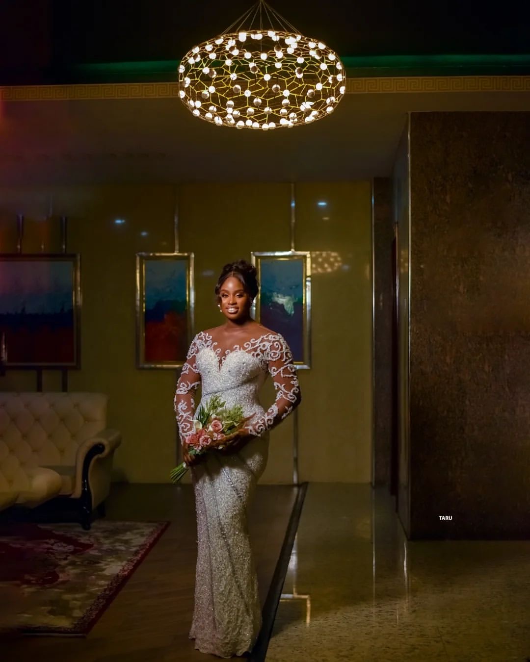 2024 Arabic Aso Ebi Plus Size Ivory Bride Dresses Beaded Crystals Sequined Luxurious Detachable Train Lace Vintage Bridal Gowns Dress For Bride