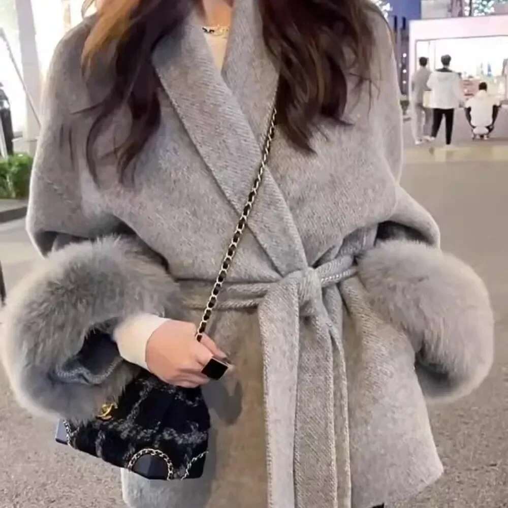 2025 High End Double-Sided Strapping Real Wool Coat Women's Removable Cuffs Fox Fur Temperament Cashmere Short Jacket
