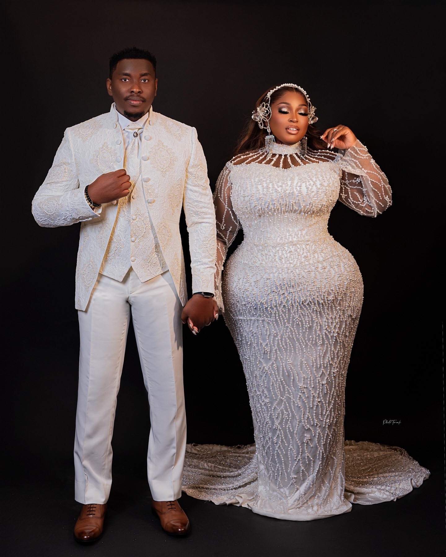 2024 Arabic Aso Ebi Plus Size Off White Mermaid Wedding Dresses Pearls Full Sleeves Sheer Neck Luxurious Elegant Bridal Gowns Dress For Bride