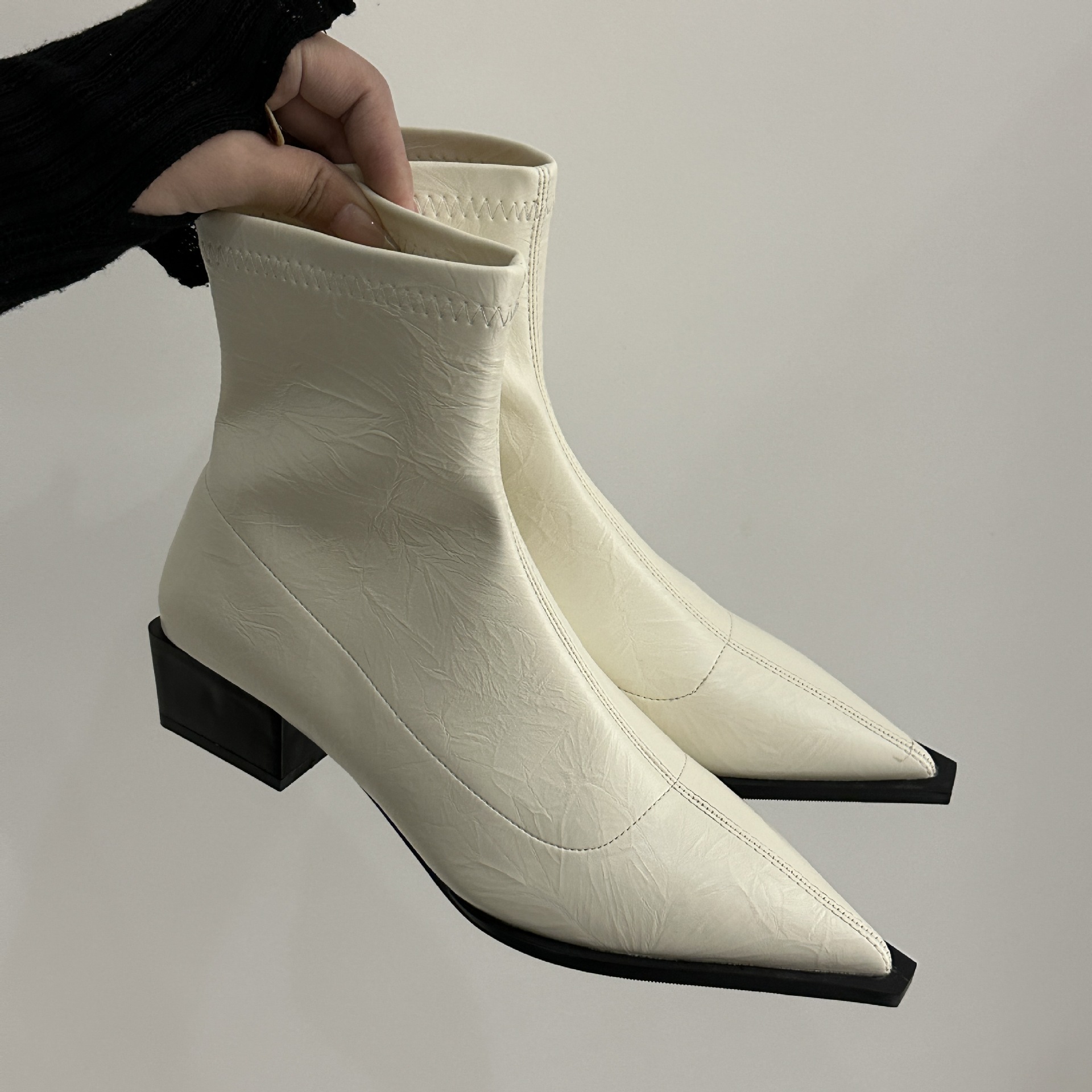 Autumn/Winter Pointed Fashion Thick Heeled Short Boots.