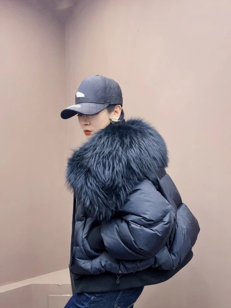 2023 Winter Puffer Jacket Women Large Real Raccoon Fur Collar Short Female Parkas Thick Warm 90 Goose Down Coat Loose 241115
