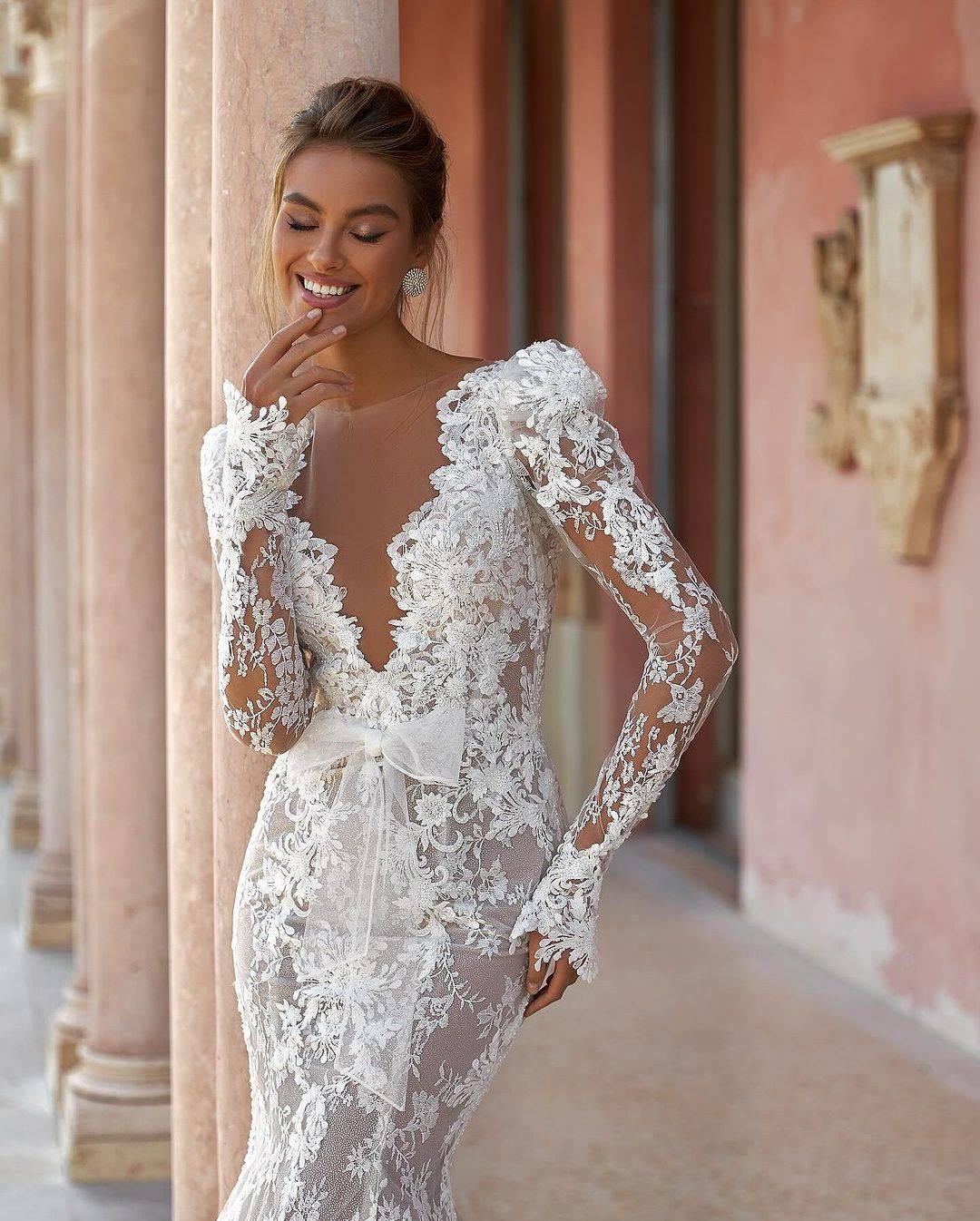 Sexy Mermaid Wedding Dress Lace Appliques V Neck Long Sleeve Illusion Back Bridal Gowns Custom Made Robe De Mariage