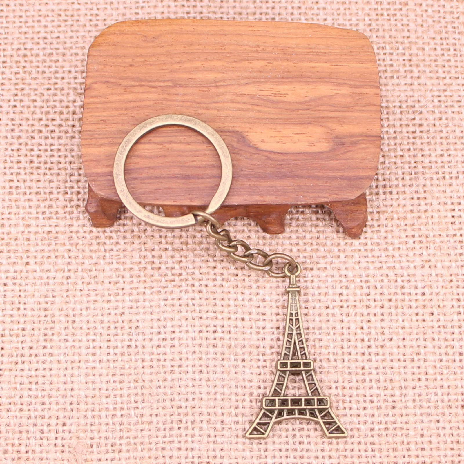 20 pieces of fashion keychains 44x24mm Eiffel Tower Paris pendant DIY mens jewelry car keychain ring holder gift 241115