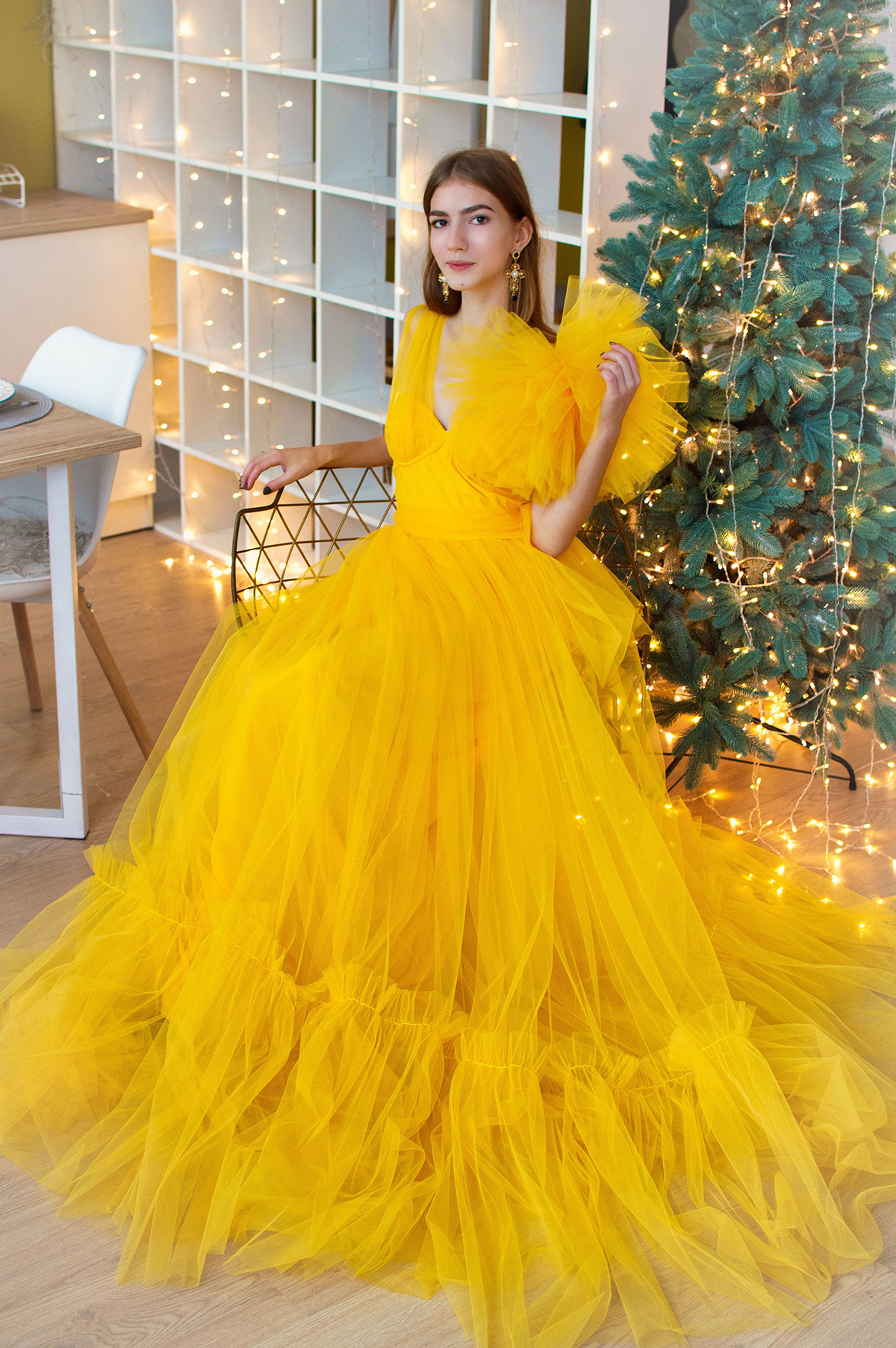 Light Women Evening Dresses V Neck Sleeveless Prom Gowns Ruffles Tulle Sweep Train Dress Custom Made Robe De Soiree