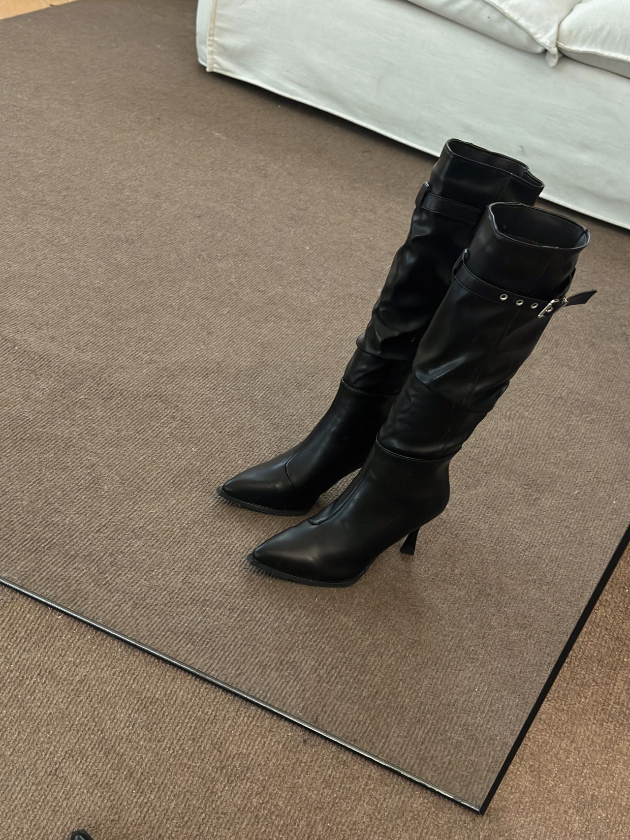 Autumn and Winter New Slim Heeled Pointed Boots.