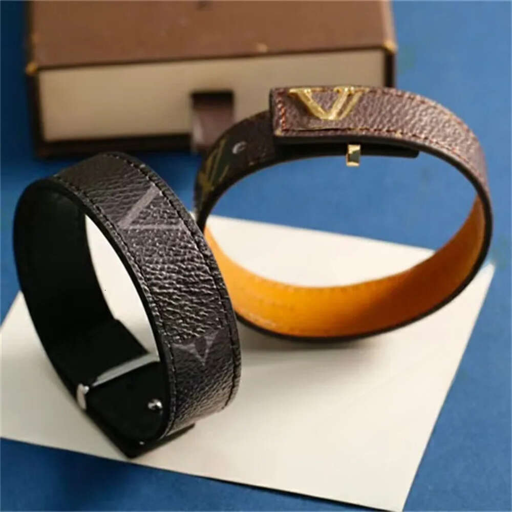 2024 Men Leather Bracelet Deisnger Bracelet Women Adjustable Wide Flower Plaid Wristband Brand Jewelry Hardware Plated Gold Luxury Bangle