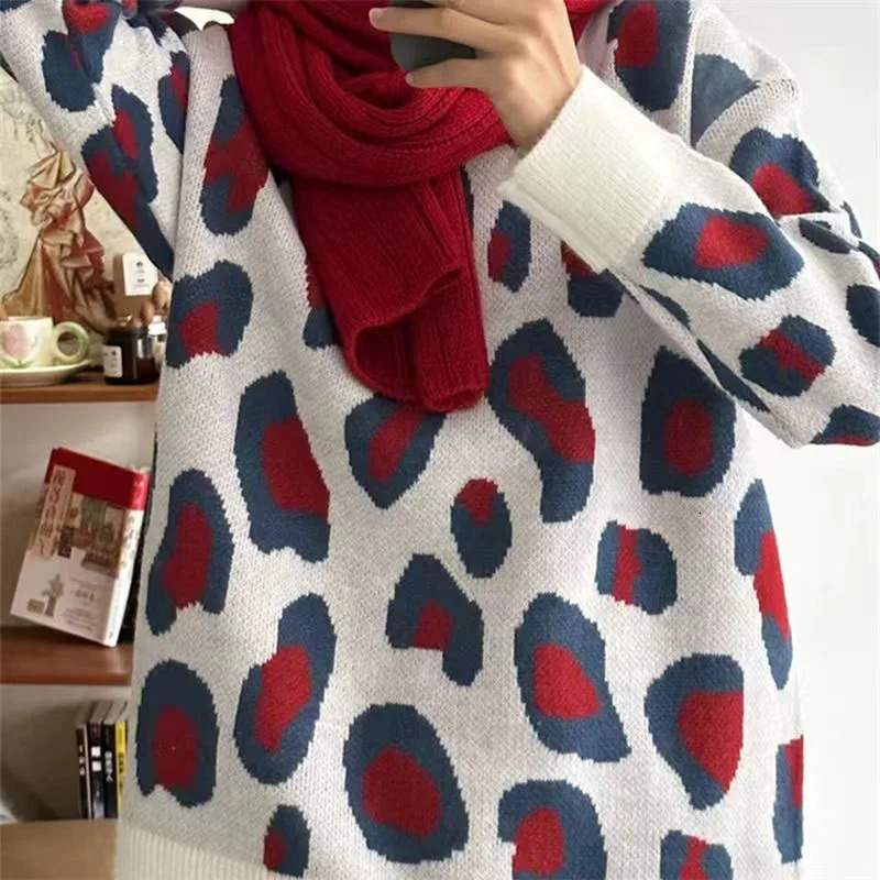 autumn and winter fashion trend French leopard print semi high neck loose fit slimming womens long sleeved sweater 241115