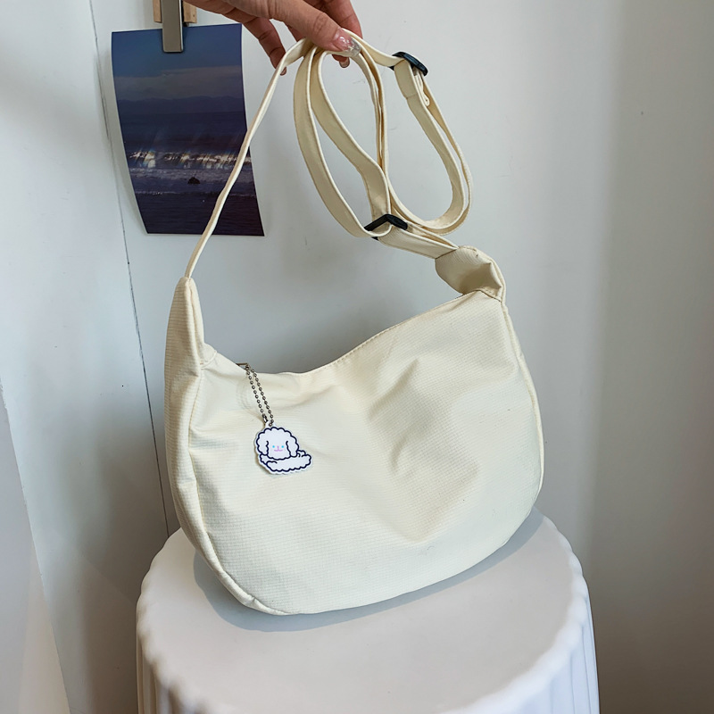 Exquisite Women Shoulder Bag Solid Color Armpit Designer Underarm Leisure Ladies Crescent Daily Dumpg Bags