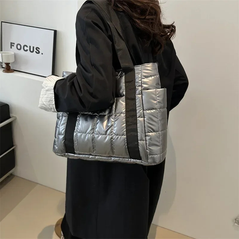 Space Padded Women Shoulder Bags For Winter 2024 Large Capacity Black Handbags Designer Nylon Cotton Warm Tote Solid