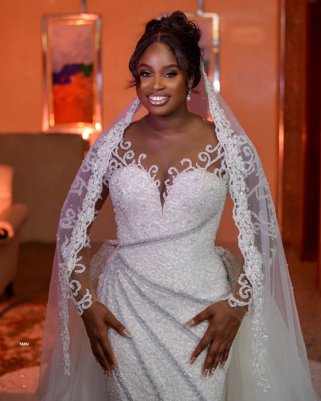 2024 Arabic Aso Ebi Plus Size Ivory Bride Dresses Beaded Crystals Sequined Luxurious Detachable Train Lace Vintage Bridal Gowns Dress For Bride