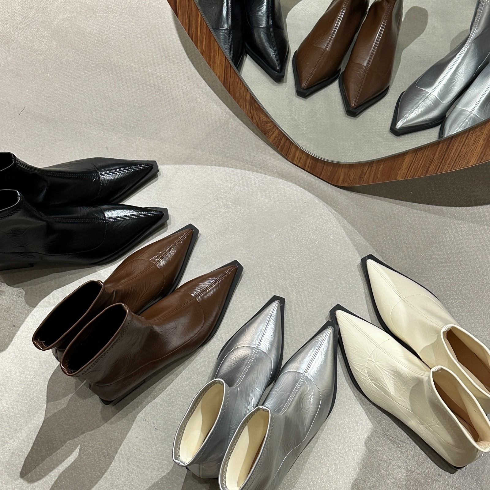 Autumn/Winter Pointed Fashion Thick Heeled Short Boots.