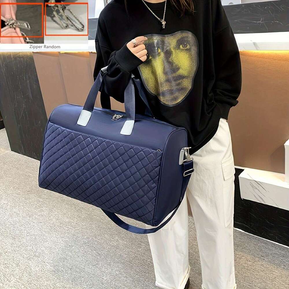 Chic Argyle Weekender Duffel - Stylish & Spacious Travel Bag with Secure Zipper for the Modern Traveler