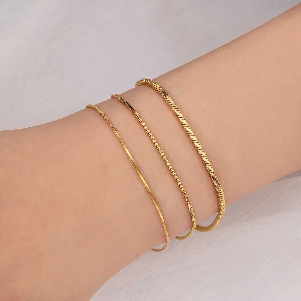 Classic Couples Men Women Gold Color Bracelets for Women Stainless Steel Thin Snake Bone Chain Lobster Clasp Snap Button JewelryXJ241118