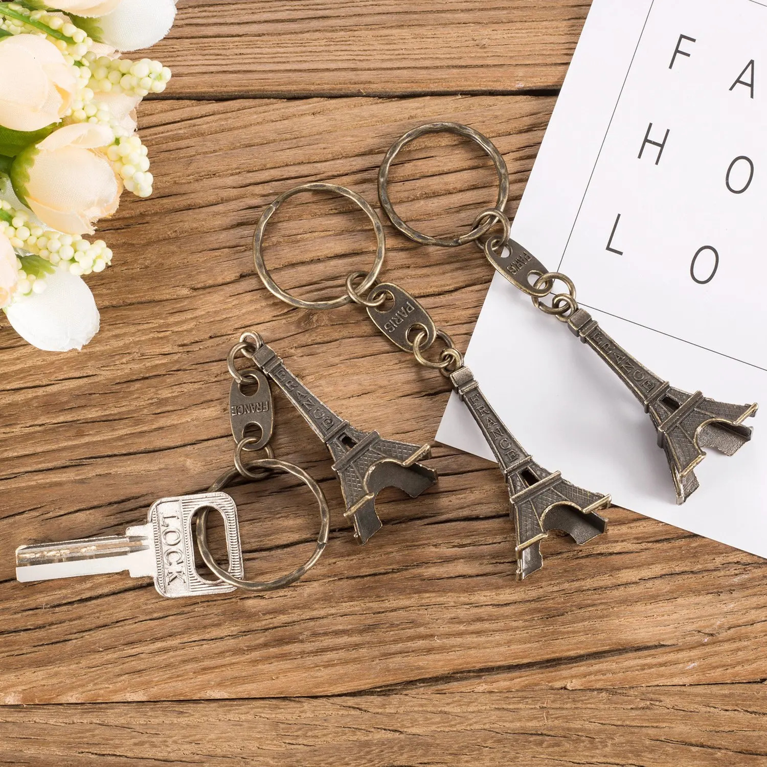 60 vintage Parisian Eiffel Tower keychains tower pendants keychains and small gifts 241115