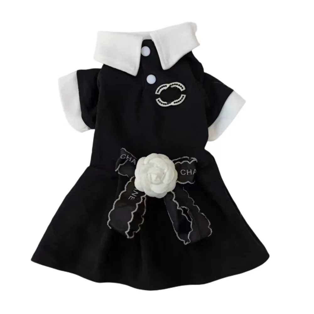 Classic Winter Coat Designer Clothes Cute T-Shirt Shorts Puppy Pet Clothing Large Dog Warm Sweater