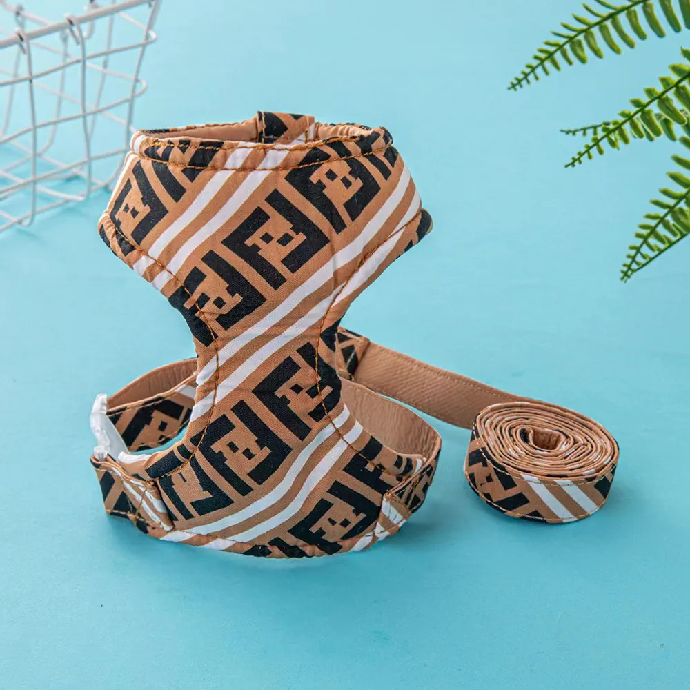 2025 new New Designer Harness Leashes Set Classic Letter Pattern No Pull Dog Harnesses Lightweight Adjustable Super Soft Breathable Pet Vest for Puppi