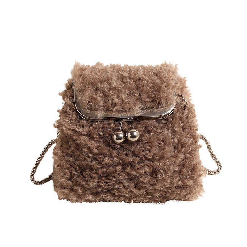 Autumn and winter lamb wool clip bag women's 2024 new chain crossbody bag super popular niche furry chain bag