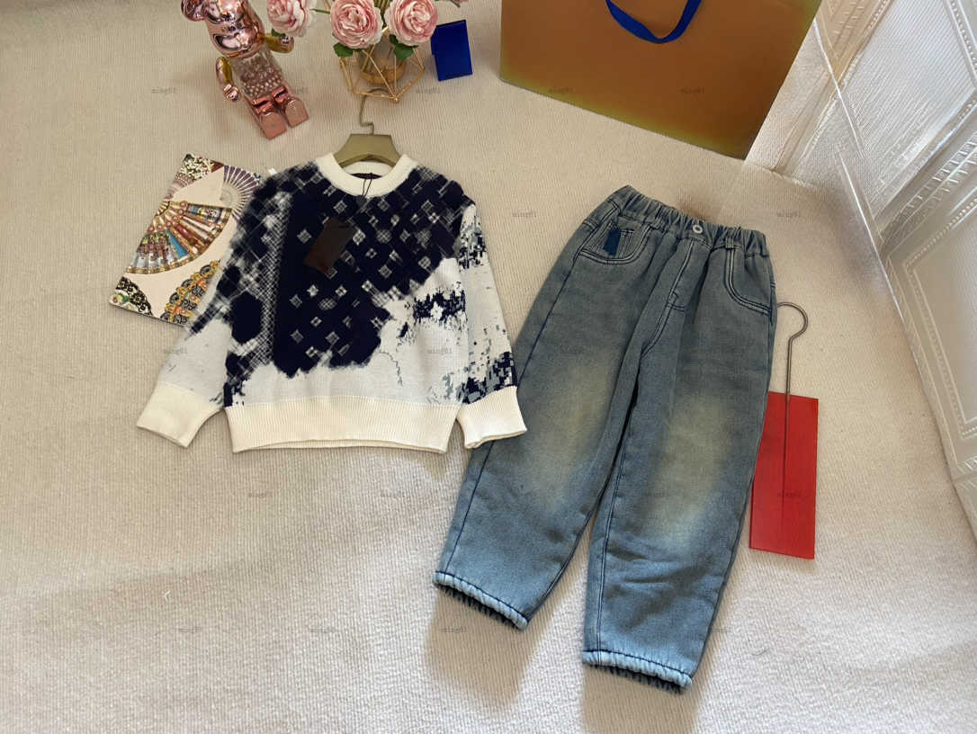 Brand baby sweater suits tracksuits Logo Jacquard kids designer clothes Round neck knitted pullover and Fleece warm jeans