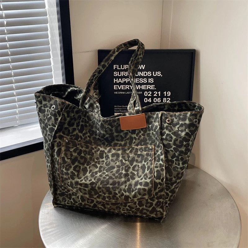 Oversized Leopard Prints Shoulder Bags For Women Deformable Canvas Large Capacity Shopping Winter Handbags 241114