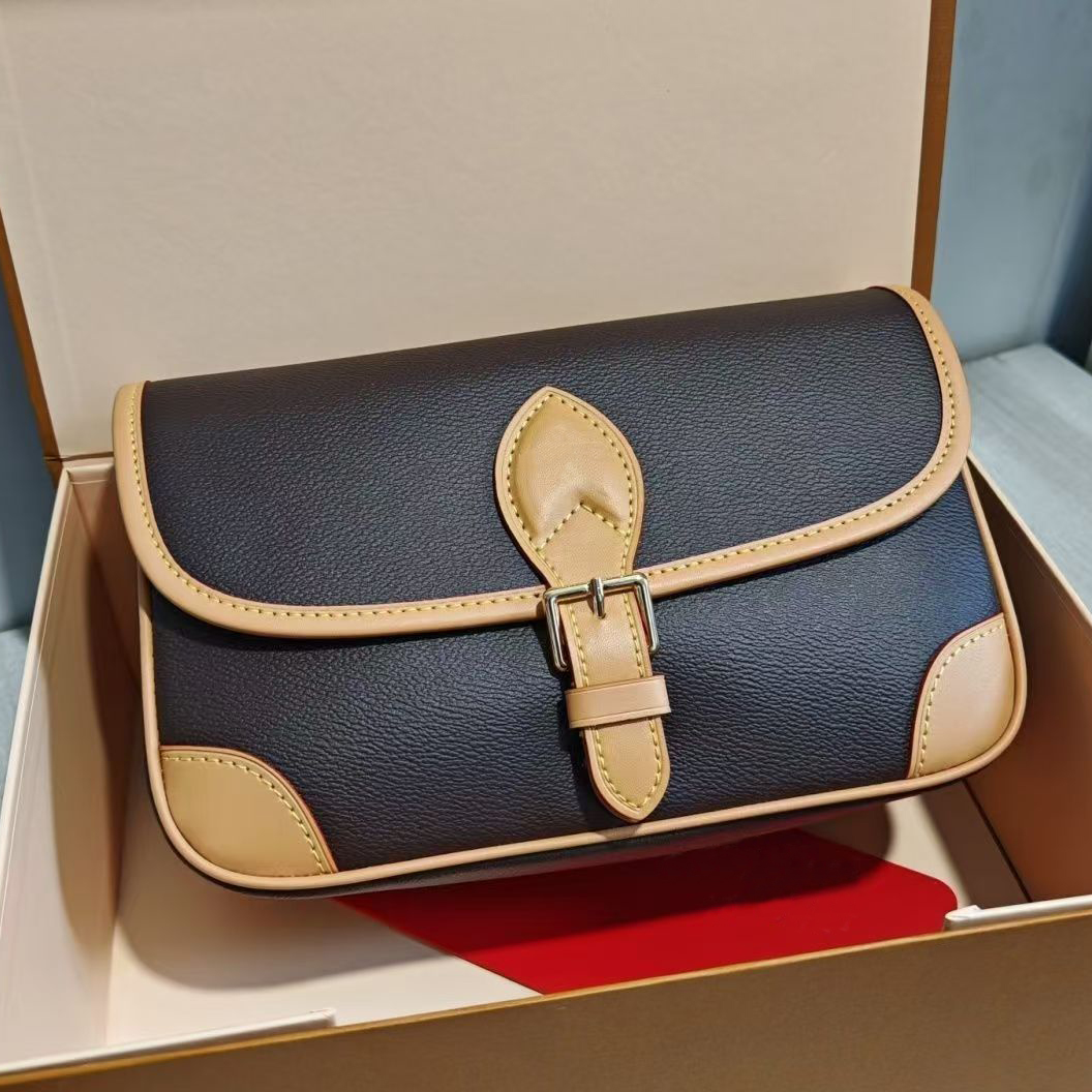 Designer Bags Shoulder Bag Leather Old Flower Handbag Baguette Canvas Wide Strap Embroidery Design Embossed Letters Stylish Buckle closure outdoors bag