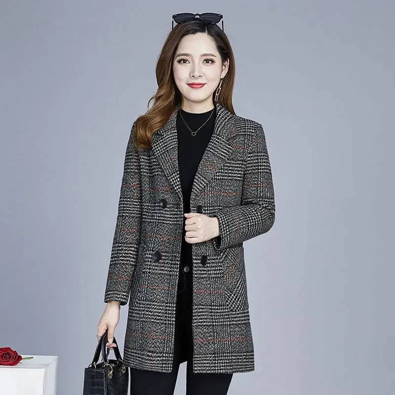 Autumn and winter coat wool coat womens middle-aged and elderly mother wearing cotton trench coat womens plain coat 241115