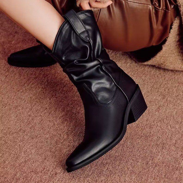 Autumn/Winter fashion thick heeled pointed Martin boots free shipping.