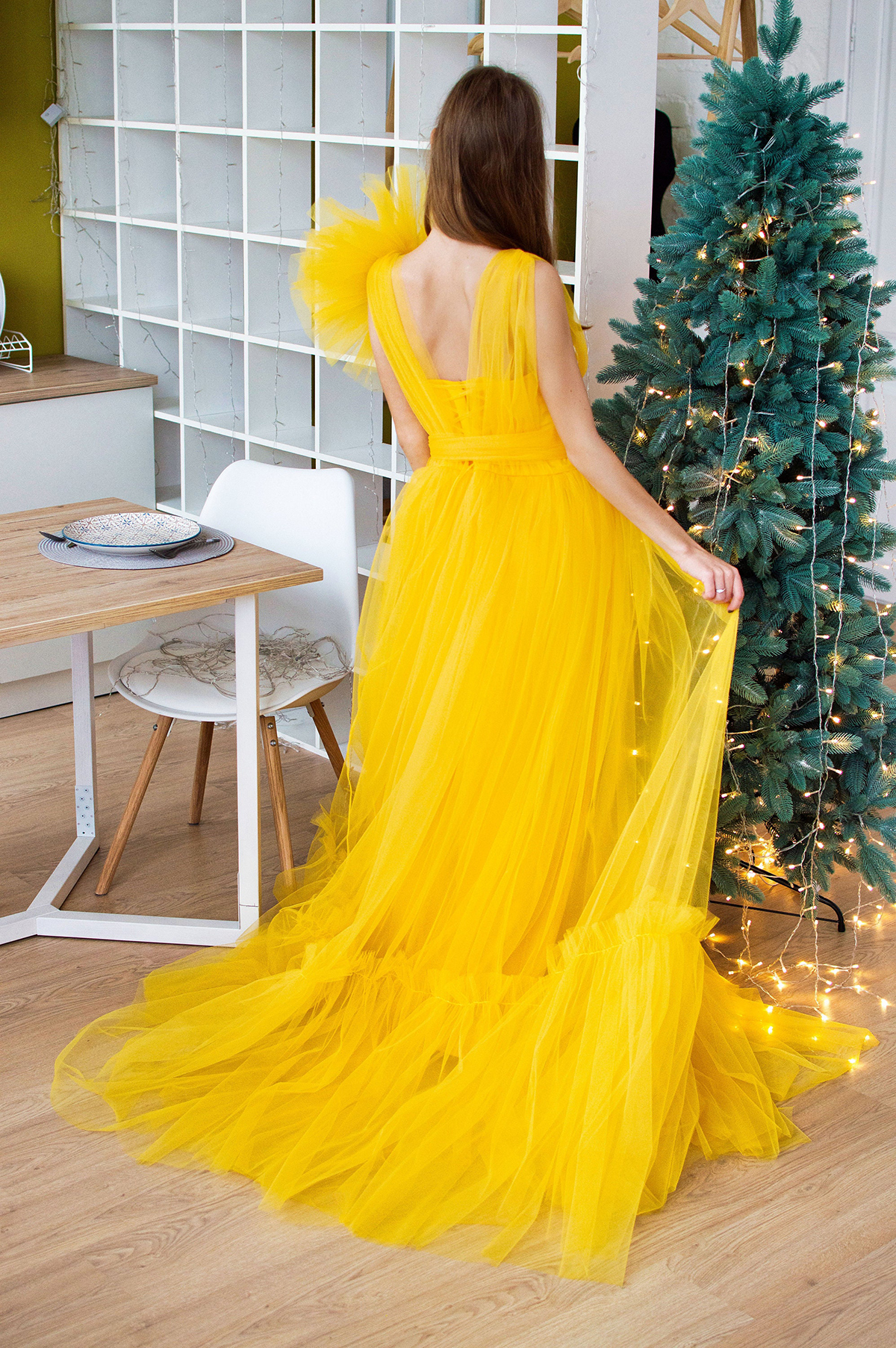 Light Women Evening Dresses V Neck Sleeveless Prom Gowns Ruffles Tulle Sweep Train Dress Custom Made Robe De Soiree