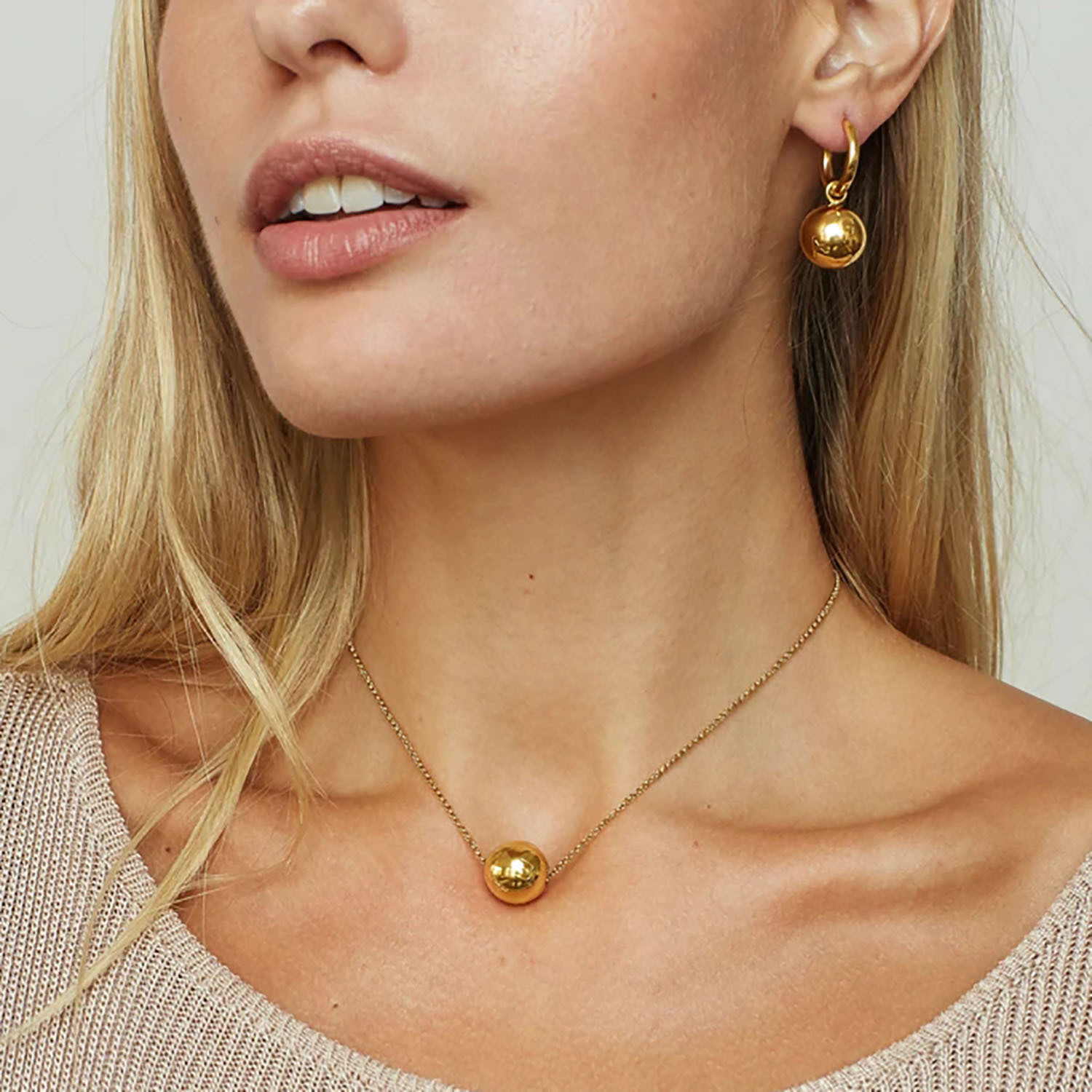 INS Minimalist Style Gold Ball Pendant Necklace Box Chain Pull-out 18K Gold Stainless Steel Necklace for Women Personalized Jewelry