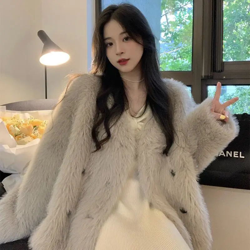 Fur Coat Womens Korean Version Loose and Thick Short Fashion Top 241115