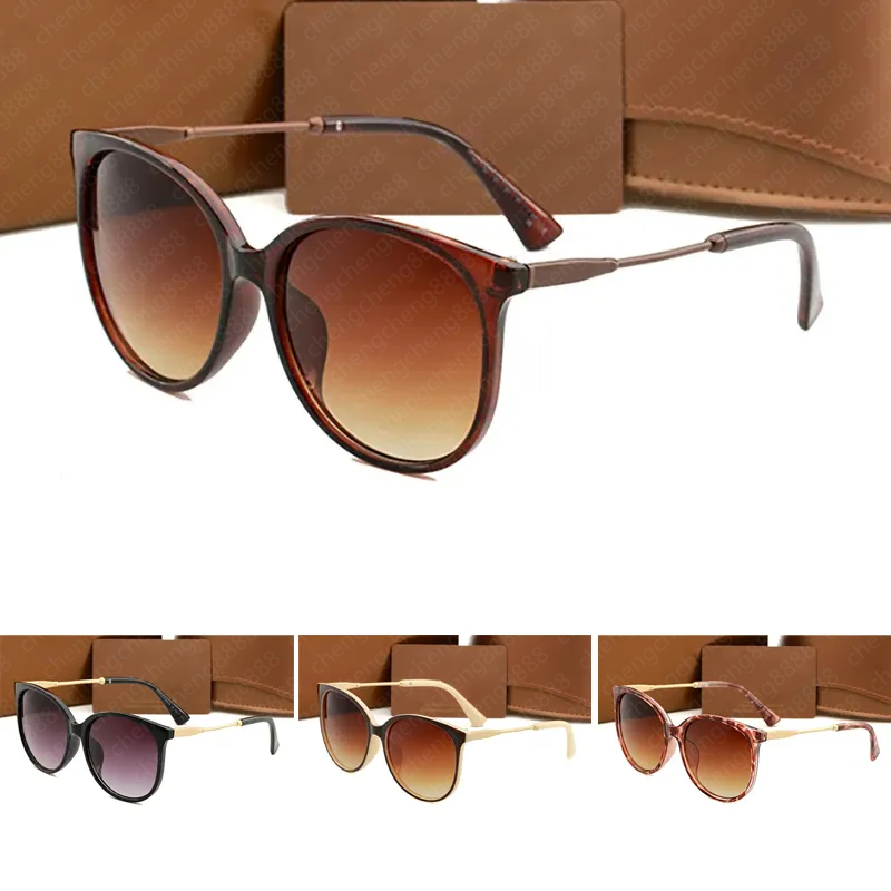 Designer Luxury Lunettes de soleil Men Femmes Femmes lunettes d'extérieur Cadre PC Fashion Classic Lady Lunettes de soleil Miroirs pour femme ave