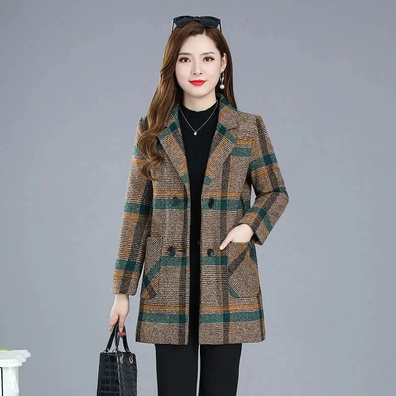 Autumn and winter coat wool coat womens middle-aged and elderly mother wearing cotton trench coat womens plain coat 241115