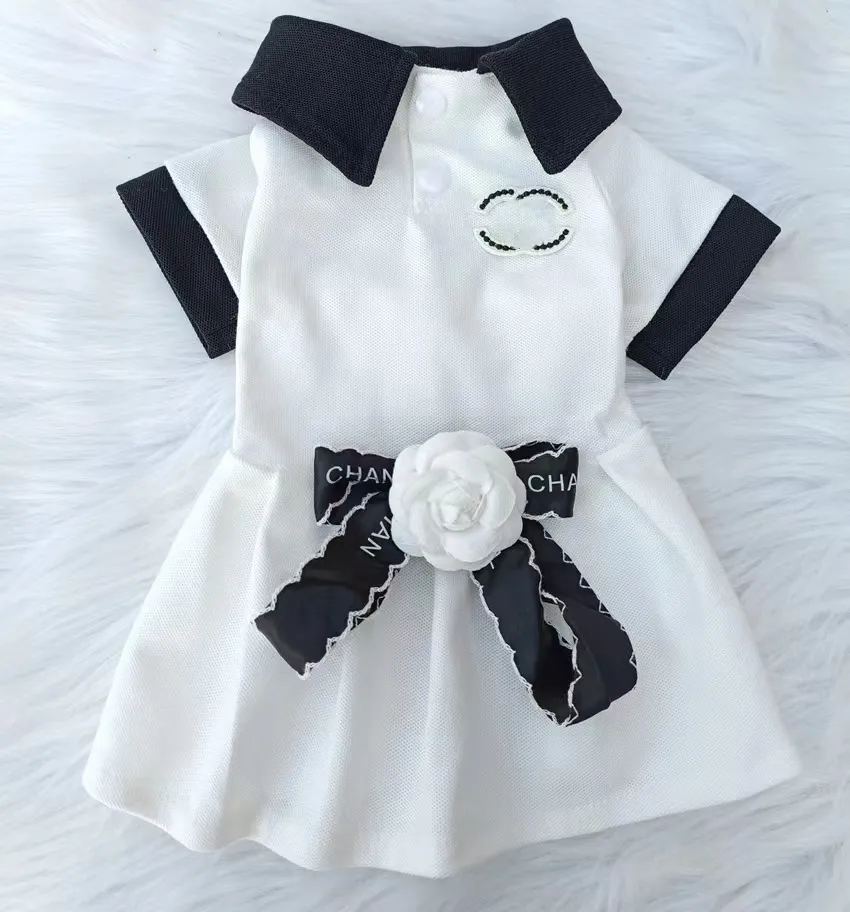 Classic Winter Coat Designer Clothes Cute T-Shirt Shorts Puppy Pet Clothing Large Dog Warm Sweater