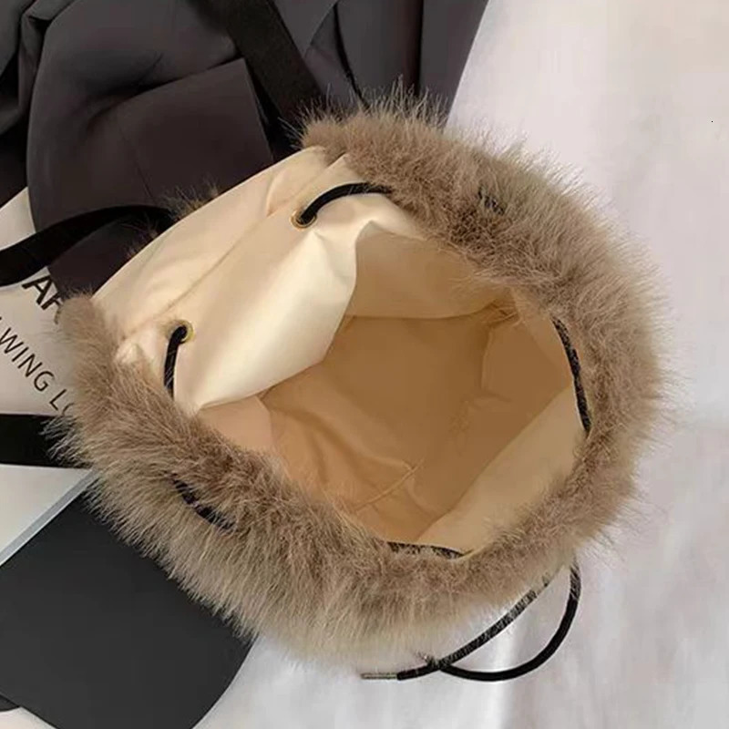 Plush Backpack Women Small Cute Drawstring Fluffy Bag Solid Soft Fleece Knapsack Winter Warm Fox Fur Mini Rucksack Sac 241114