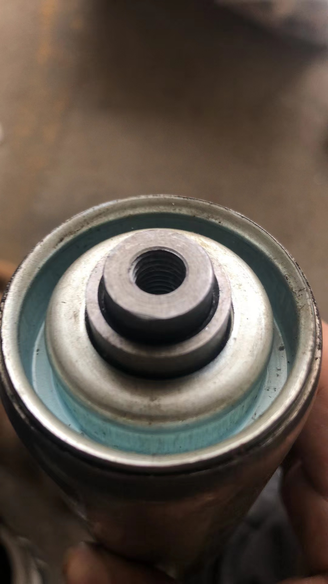 Durable Non-Electric Rolling Cylinder for Industrial Use