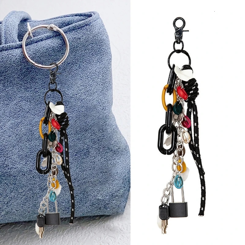 Fashionable hard nylon rope fashionable bag charm and keychain version key holder accessories suitable for daily use by men and women 241114