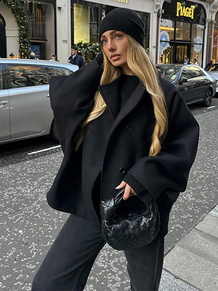Retro Double-Breasted Lapel Short Coat Women Casual Loose Black Woolen Coats With Pockets Lady Winter Chic Street Overcoats 241114