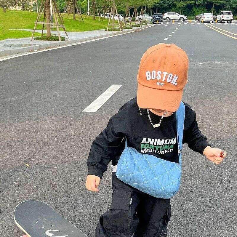 Children's hats for boys girls, spring and autumn Instagram Korean embroidered letter duckbill hat, fashionable baby baseball hat trend