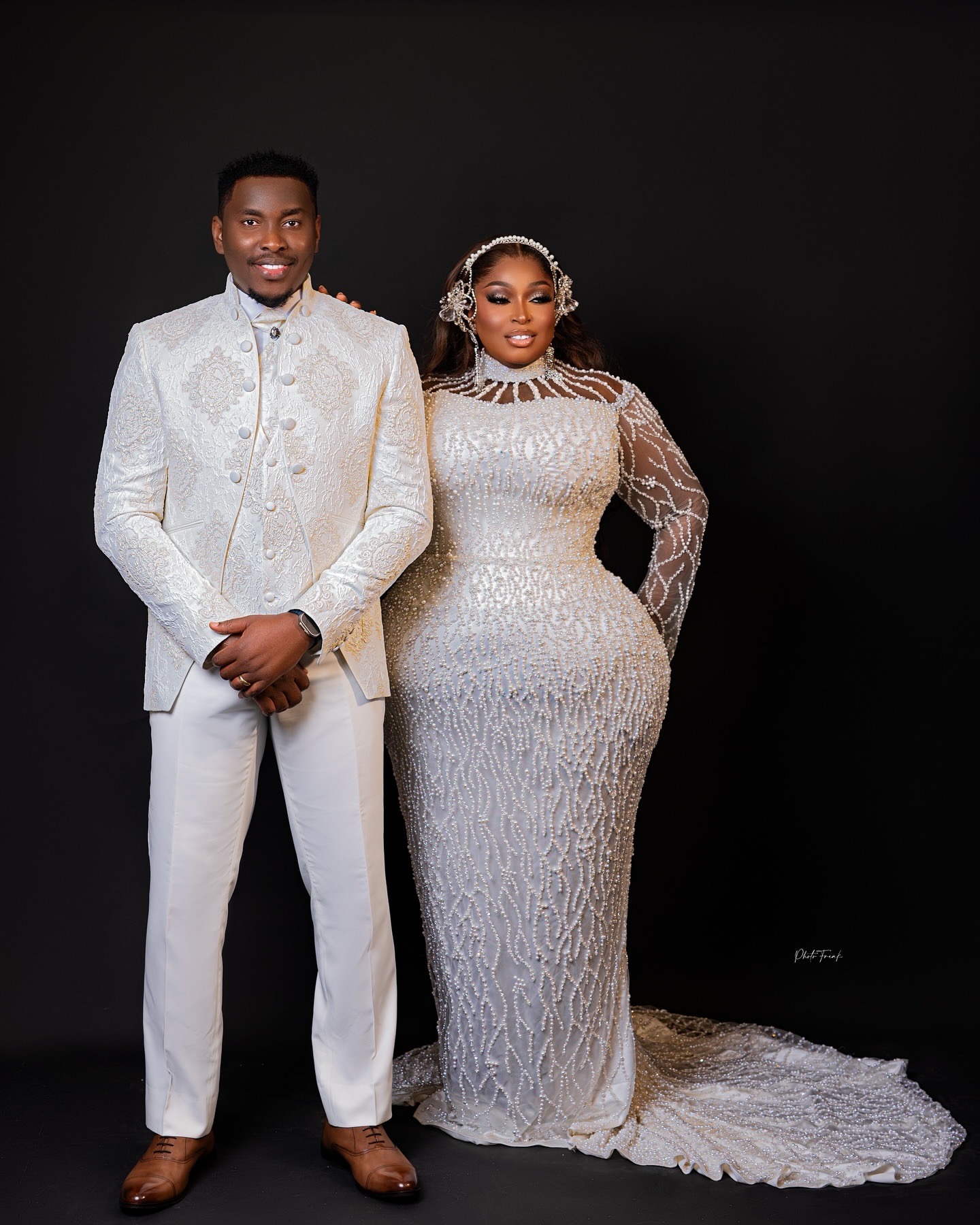 2024 Arabic Aso Ebi Plus Size Off White Mermaid Wedding Dresses Pearls Full Sleeves Sheer Neck Luxurious Elegant Bridal Gowns Dress For Bride