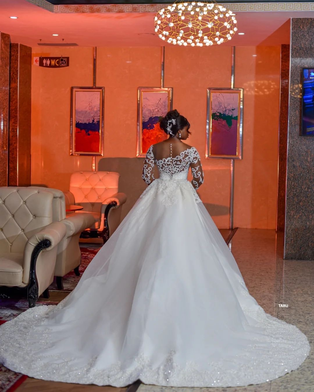 2024 Arabic Aso Ebi Plus Size Ivory Bride Dresses Beaded Crystals Sequined Luxurious Detachable Train Lace Vintage Bridal Gowns Dress For Bride