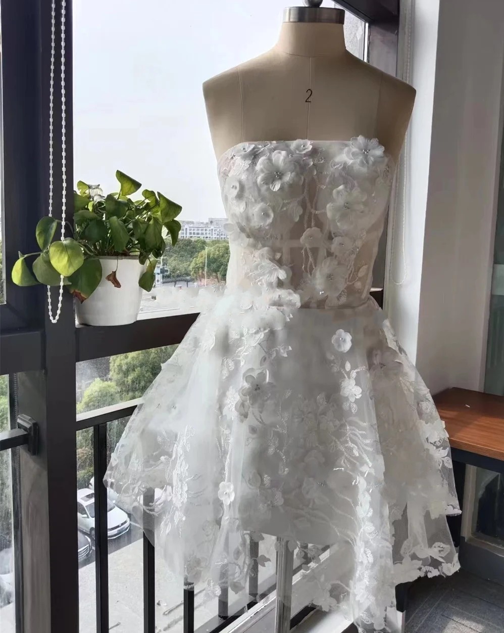 Elegant Short Wedding Dress Strapless Lace Flowers A-Line Short Bridal Party Gowns Women Sleeveless Robe de mariage Custom Made