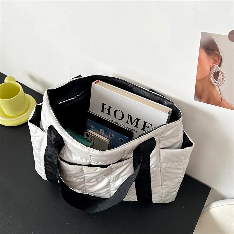 Space Padded Women Shoulder Bags For Winter 2024 Large Capacity Black Handbags Designer Nylon Cotton Warm Tote Solid