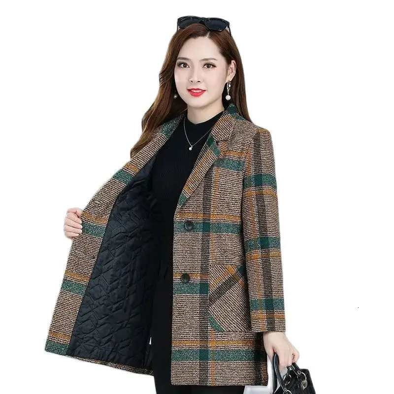 Autumn and winter coat wool coat womens middle-aged and elderly mother wearing cotton trench coat womens plain coat 241115