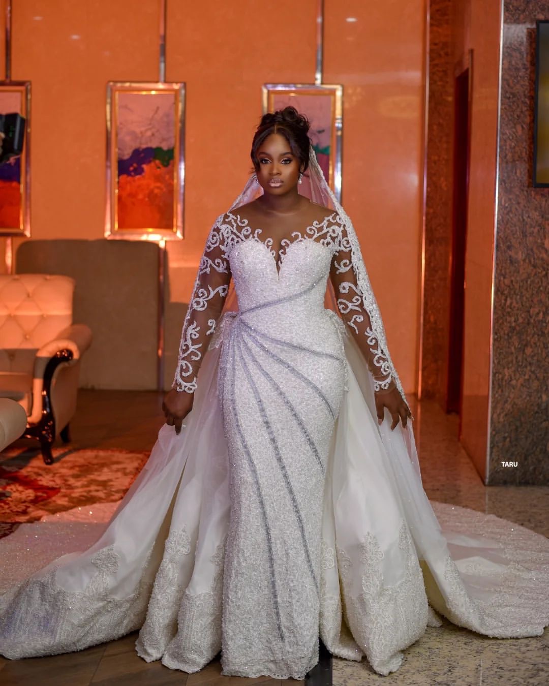 2024 Arabic Aso Ebi Plus Size Ivory Bride Dresses Beaded Crystals Sequined Luxurious Detachable Train Lace Vintage Bridal Gowns Dress For Bride