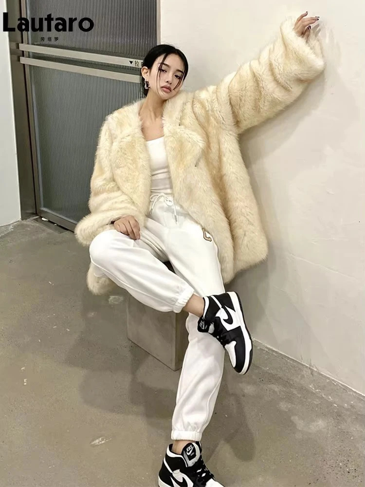 Lautaro Winter Loose Casual Thick Warm Soft Hairy Faux Fur Coat Women High Quality Furry Fluffy Jacket Korean Fashion 241115